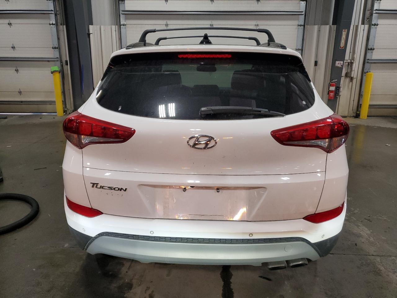 2018 Hyundai Tucson Value VIN: KM8J33A28JU789873 Lot: 85880315