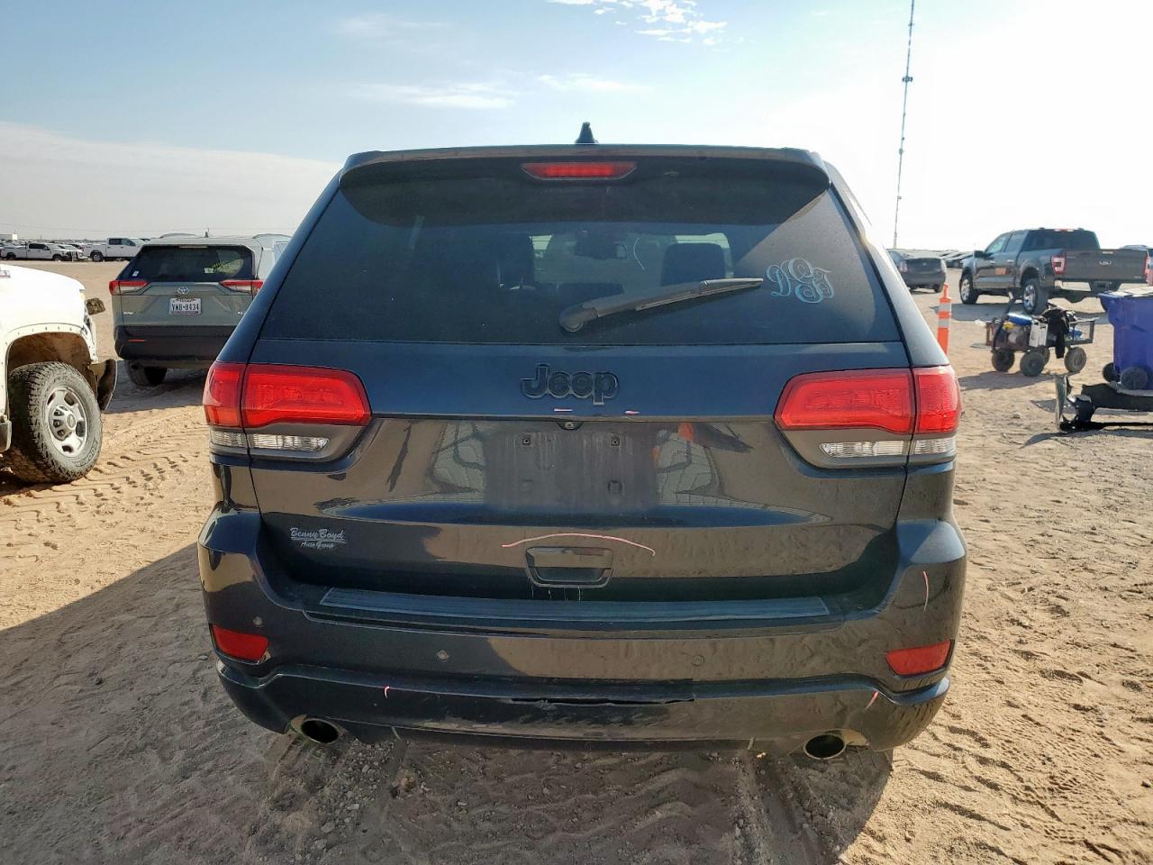 2015 Jeep Grand Cherokee Laredo VIN: 1C4RJEAG2FC721621 Lot: 85723205