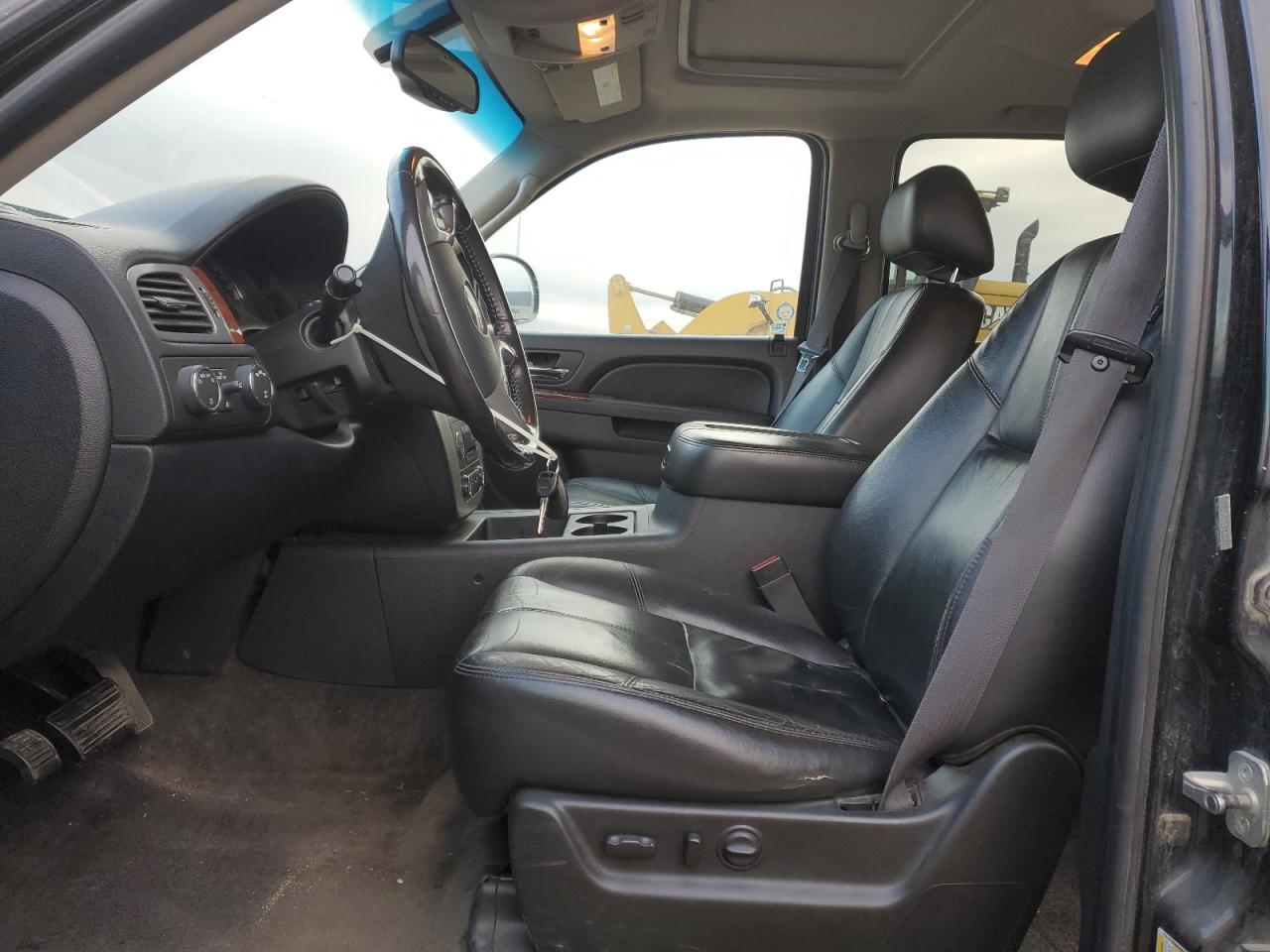 2011 GMC Yukon Xl K1500 Slt VIN: 1GKS2LE37BR240947 Lot: 82552065