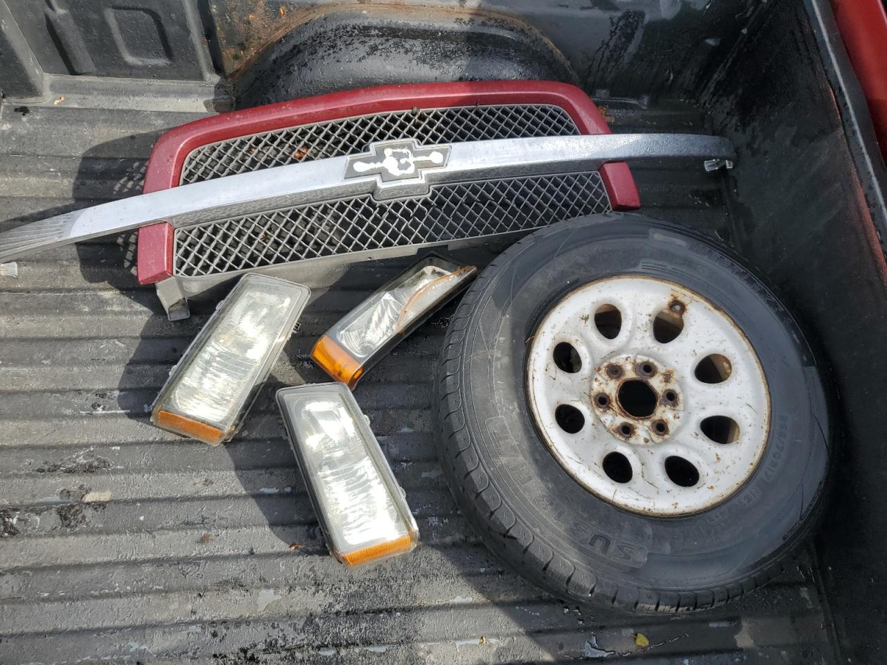 2004 Chevrolet Silverado K1500 VIN: 2GCEK13T041371262 Lot: 84595525