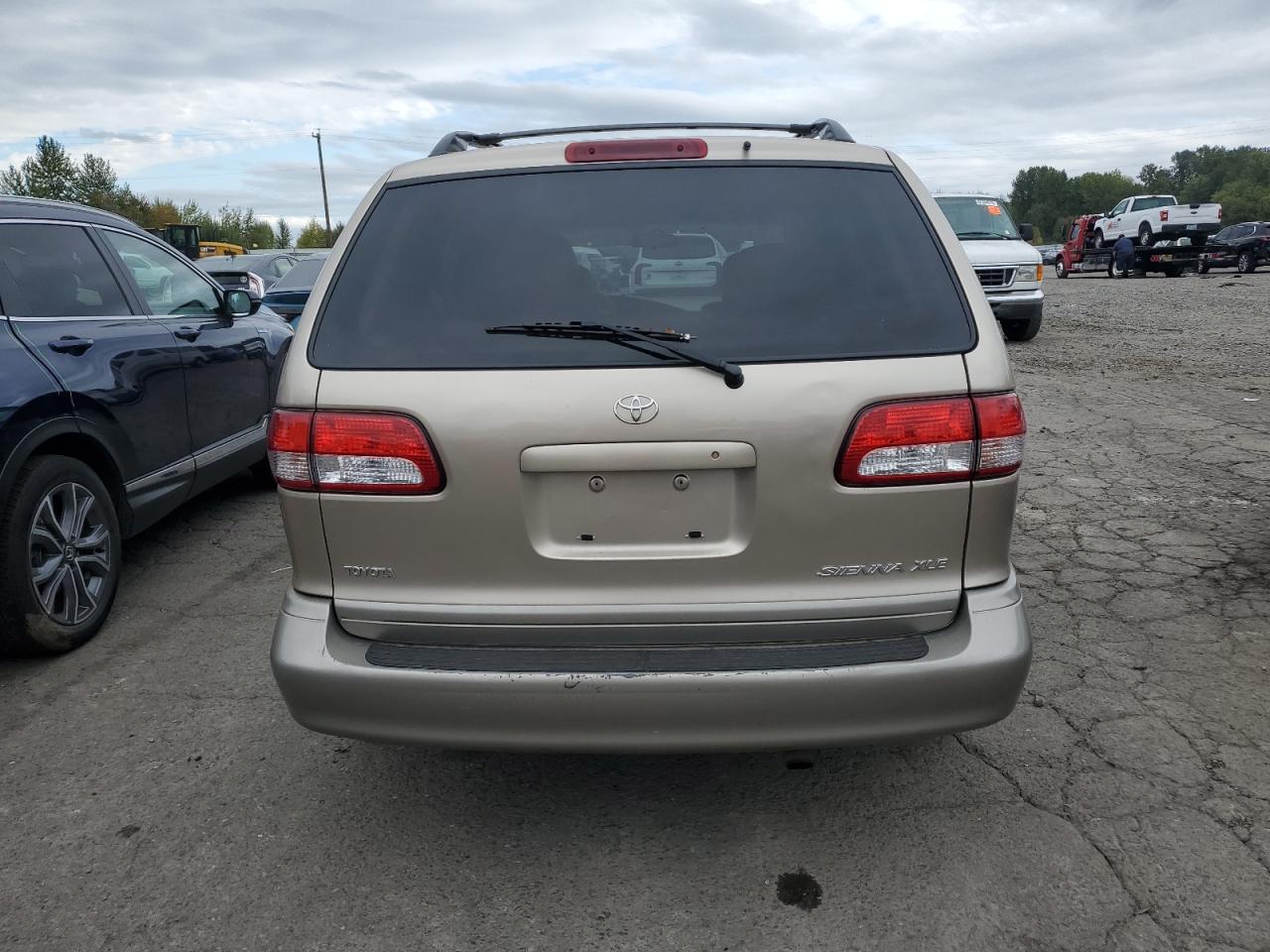 2003 Toyota Sienna Le VIN: 4T3ZF13C43U556118 Lot: 85928875