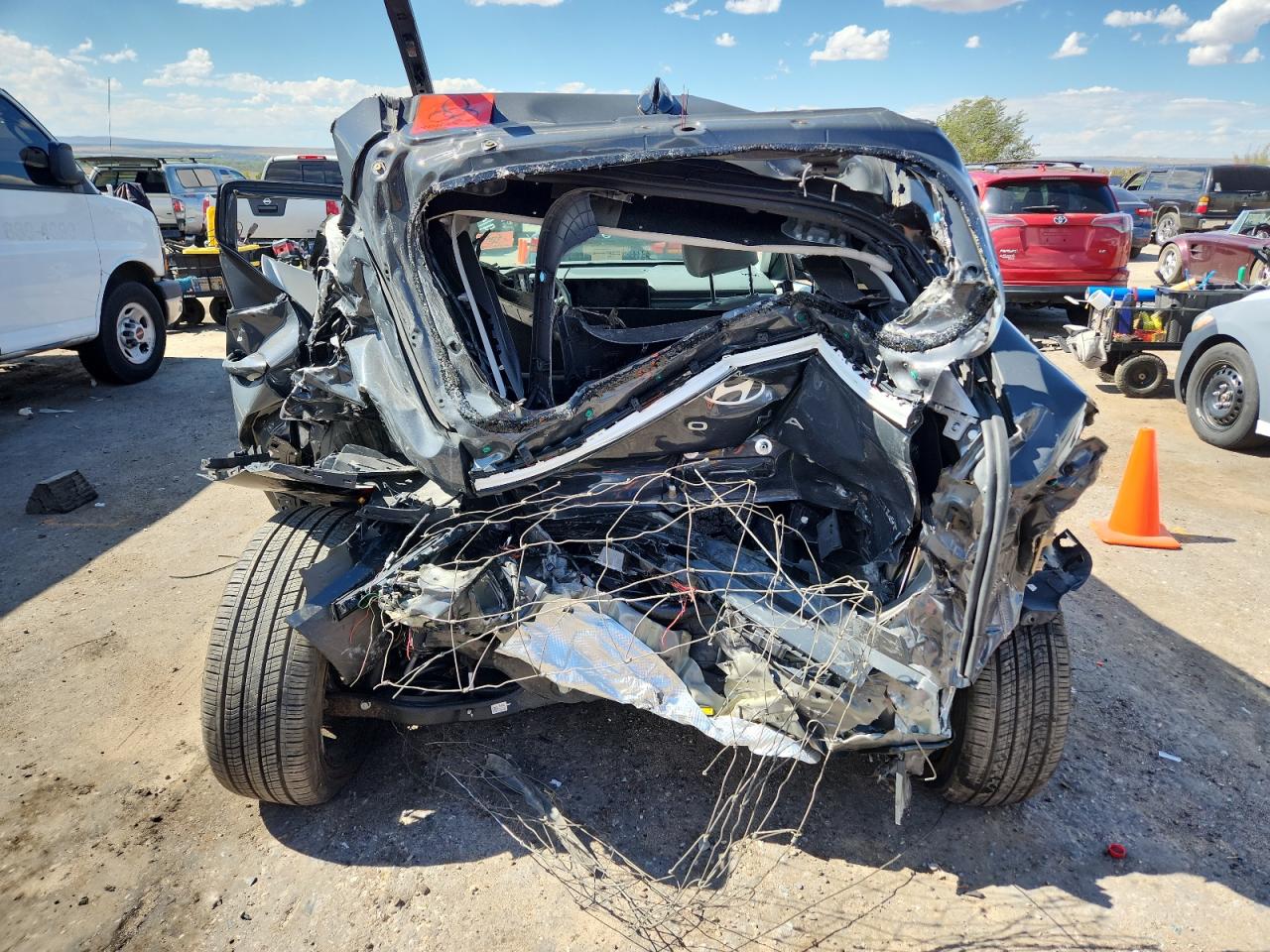 2024 Hyundai Kona Limited VIN: KM8HECA31RU141370 Lot: 81984745