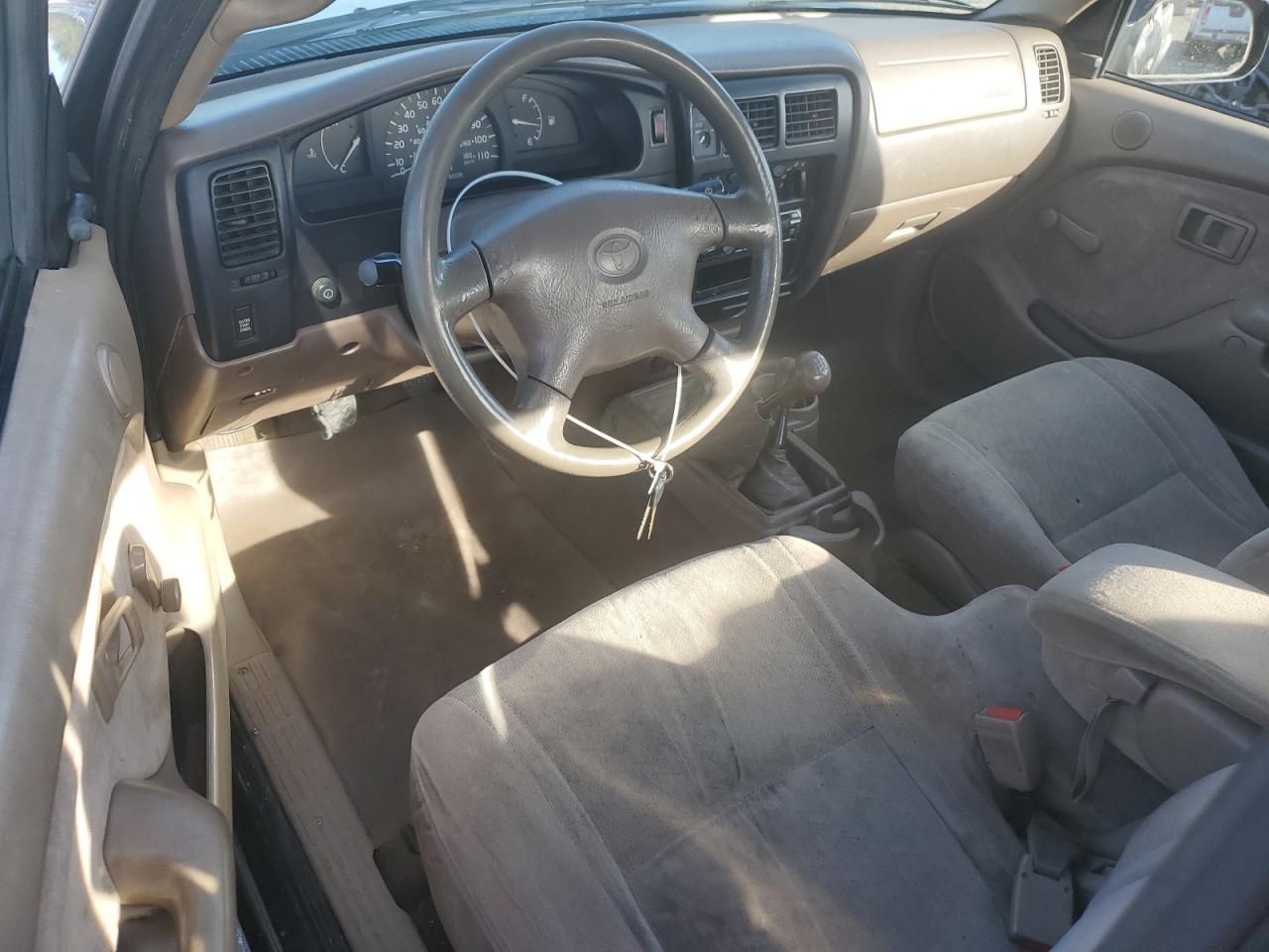 2002 Toyota Tacoma Xtracab VIN: 5TEWM72N02Z000308 Lot: 81941475