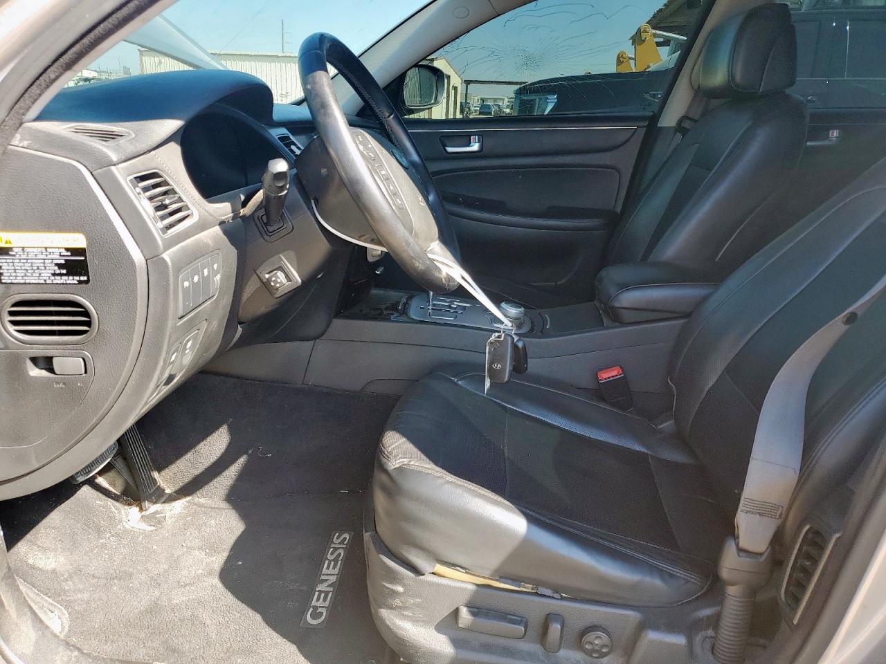 2013 Hyundai Genesis 3.8L VIN: KMHGC4DD0DU229749 Lot: 84783765