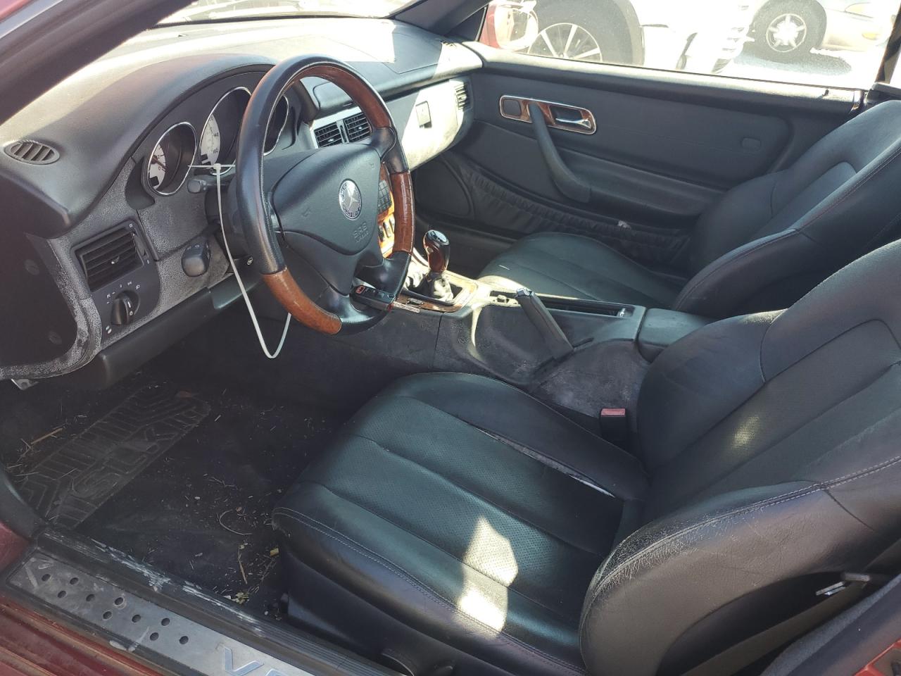 2001 Mercedes-Benz Slk 320 VIN: WDBKK65F81F207963 Lot: 82575195