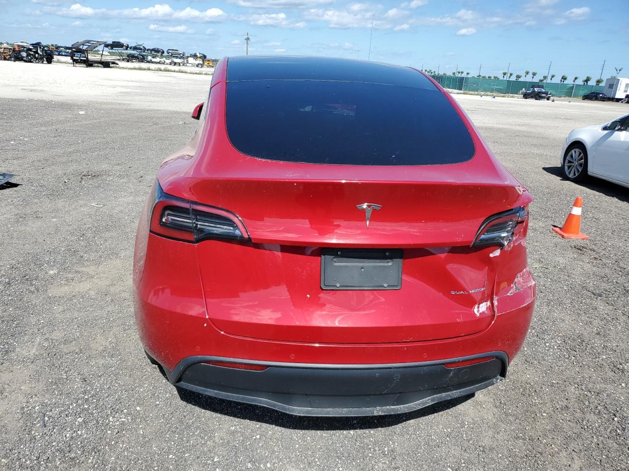 2022 Tesla Model Y VIN: 7SAYGDEE5NF387540 Lot: 90804325