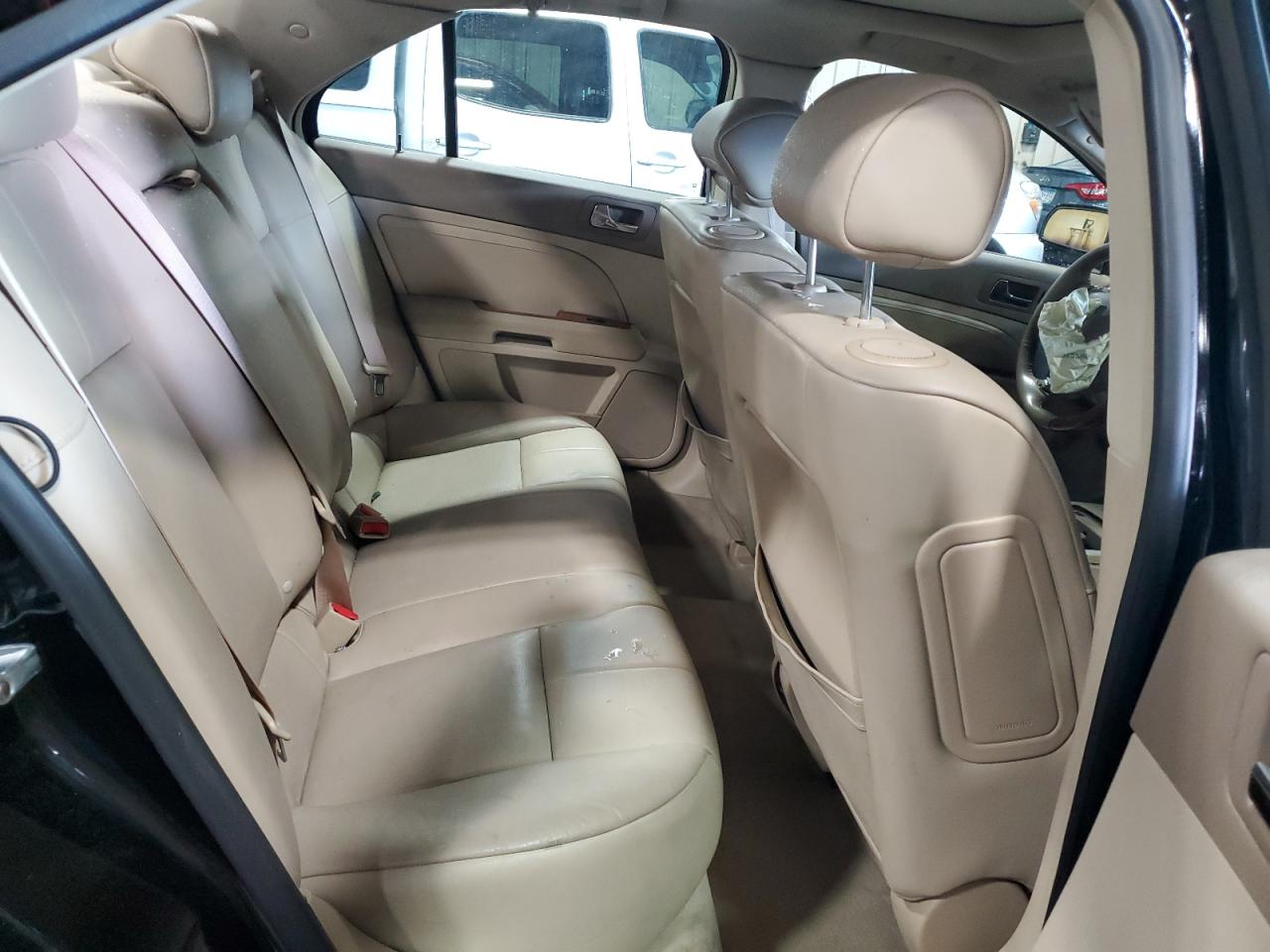 2007 Cadillac Sts VIN: 1G6DW677570172818 Lot: 86118305