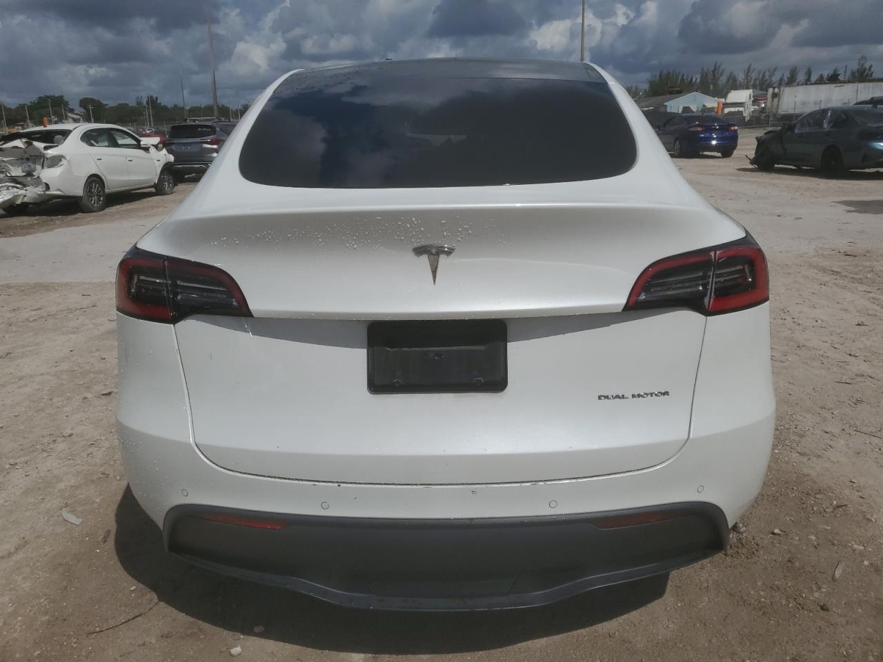 2021 Tesla Model Y VIN: 5YJYGDEEXMF187409 Lot: 84808365