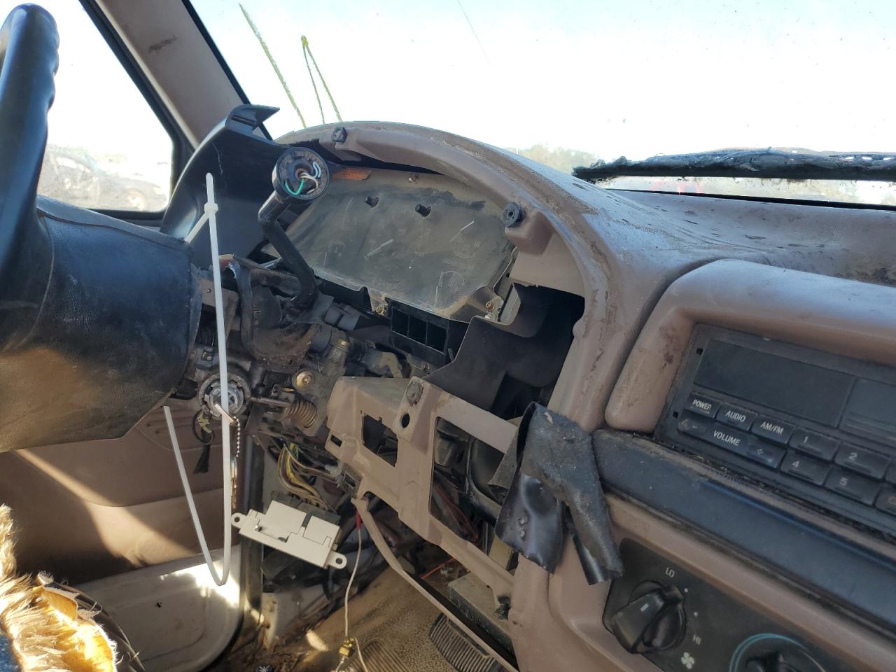 1996 Ford F250 VIN: 2FDHF25H6TCA65942 Lot: 82574495