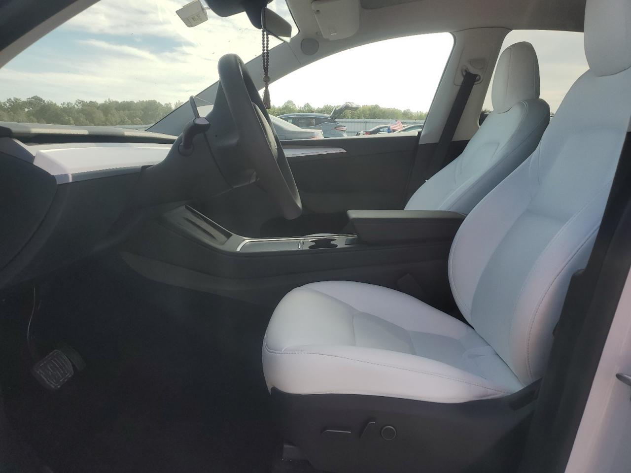 2023 Tesla Model Y VIN: 7SAYGDEE0PF855838 Lot: 84197615