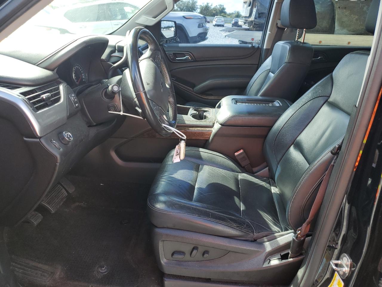 2017 Chevrolet Suburban C1500 Lt VIN: 1GNSCHKC3HR407590 Lot: 85939885