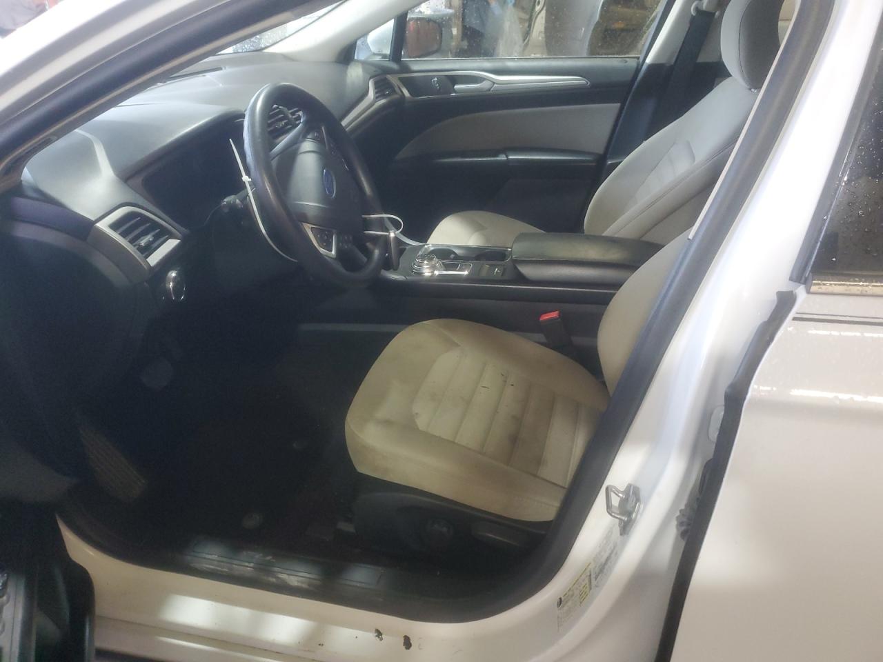 2019 Ford Fusion S VIN: 3FA6P0G71KR111805 Lot: 85542635