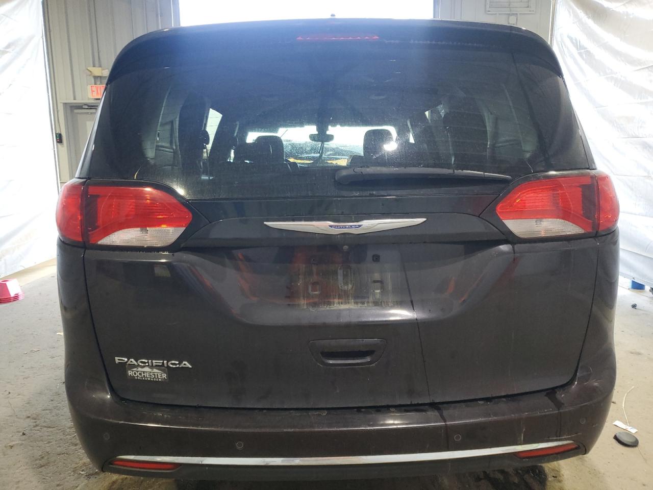 2018 Chrysler Pacifica Touring L VIN: 2C4RC1BG7JR361795 Lot: 90021775