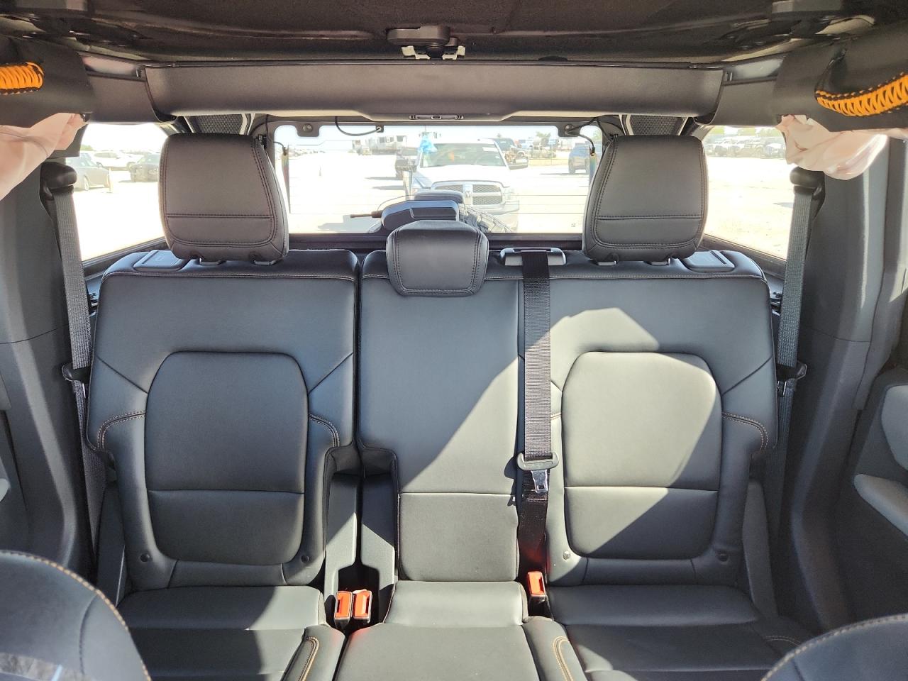 2022 Ford Bronco Base VIN: 1FMEE5DH8NLB79099 Lot: 82647965