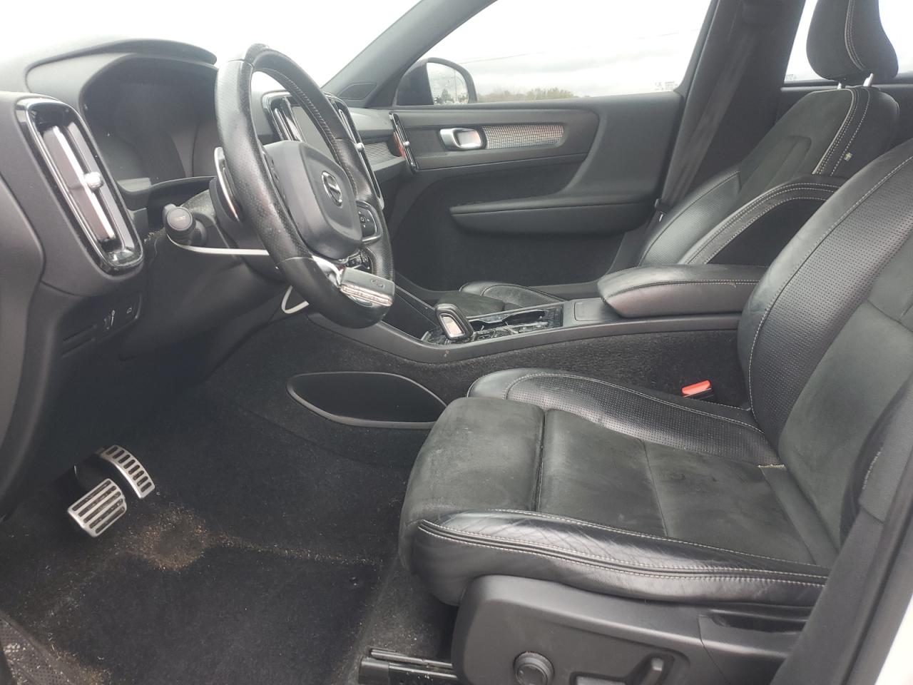 2020 Volvo Xc40 T5 R-Design VIN: YV4162UM5L2180951 Lot: 90300985