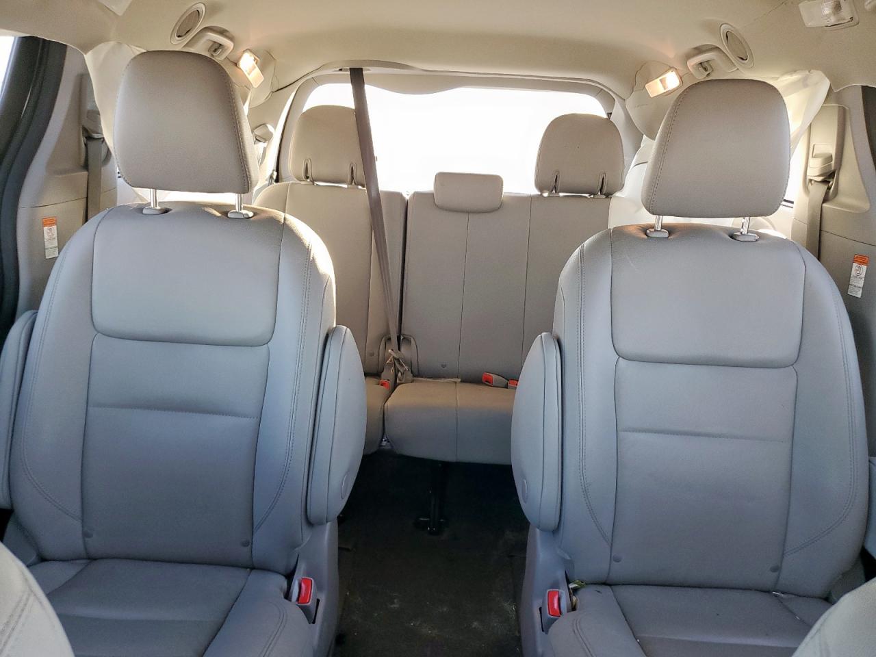 2020 Toyota Sienna Xle VIN: 5TDDZ3DC8LS240007 Lot: 84470845