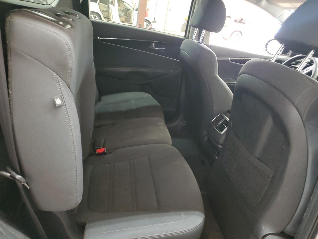 2019 Kia Sorento L VIN: 5XYPG4A35KG584063 Lot: 85785515