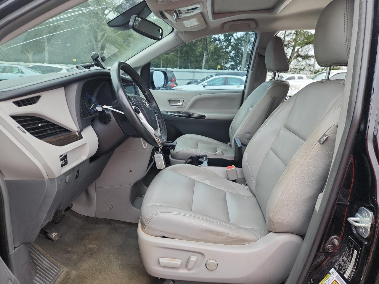 2018 Toyota Sienna Xle VIN: 5TDYZ3DC0JS917985 Lot: 82226235