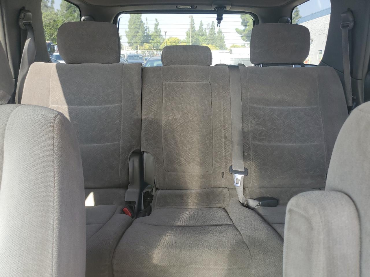 2004 Toyota Sequoia Sr5 VIN: 5TDZT34A44S210252 Lot: 82730025