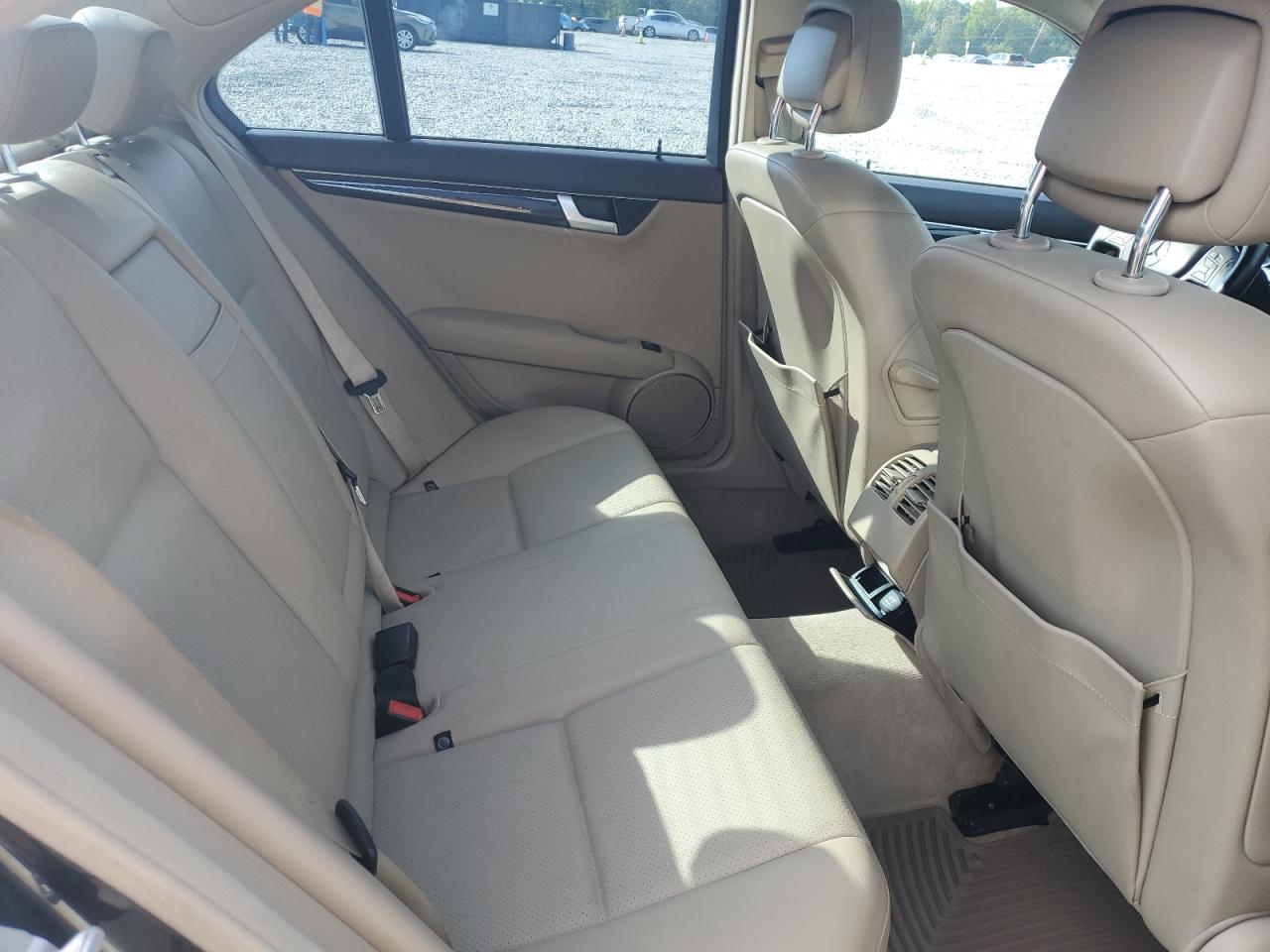 2014 Mercedes-Benz C 250 VIN: WDDGF4HB0ER302715 Lot: 85891445