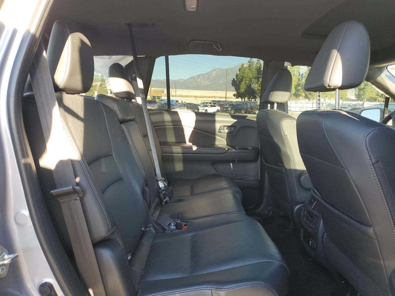 2020 Honda Passport Touring VIN: 5FNYF7H98LB004347 Lot: 90697445