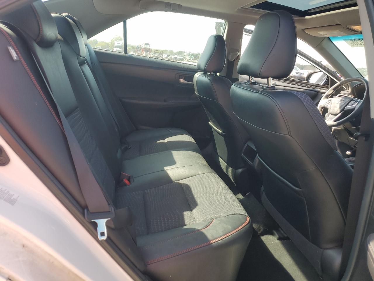 2015 Toyota Camry Le VIN: 4T1BF1FKXFU077249 Lot: 85081235