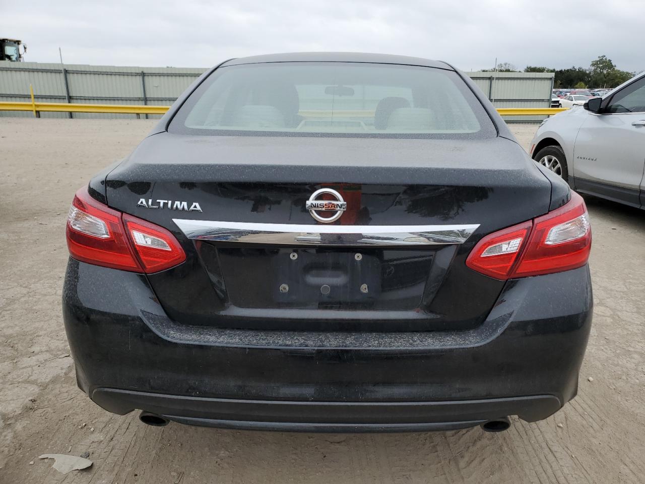 2017 Nissan Altima 2.5 VIN: 1N4AL3AP2HC255760 Lot: 82464325