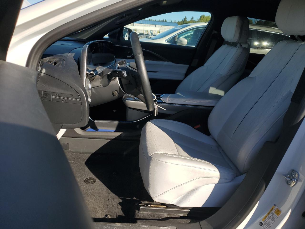 2024 Cadillac Lyriq Luxury VIN: 1GYKPPRL9RZ117587 Lot: 82323015