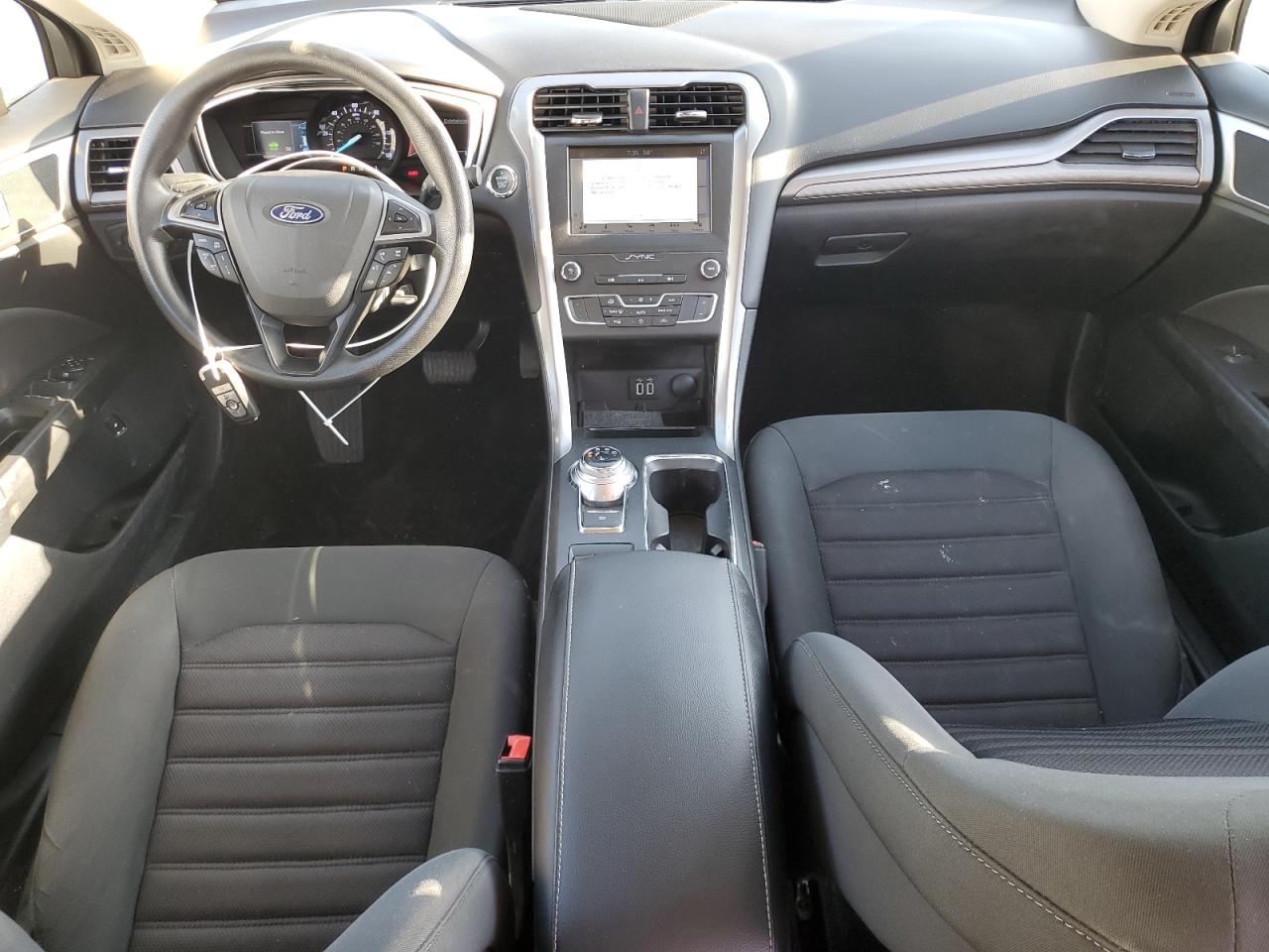 2019 Ford Fusion Se VIN: 3FA6P0LU4KR149329 Lot: 70938755