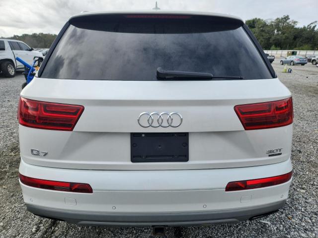 Паркетники AUDI Q7 2017 Белы