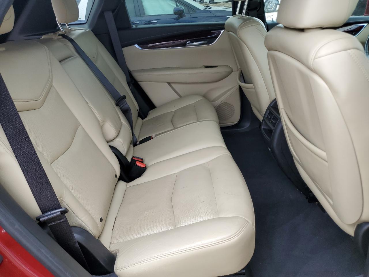 2017 Cadillac Xt5 Luxury VIN: 1GYKNBRS4HZ121562 Lot: 84585495