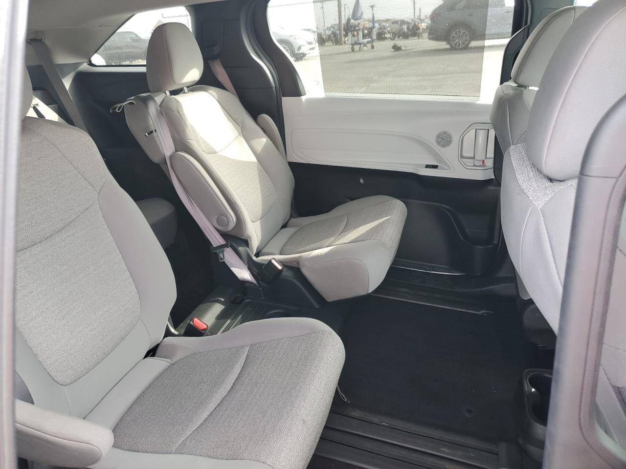 2025 Toyota Sienna Le VIN: 5TDBRKEC6SS263705 Lot: 86495365