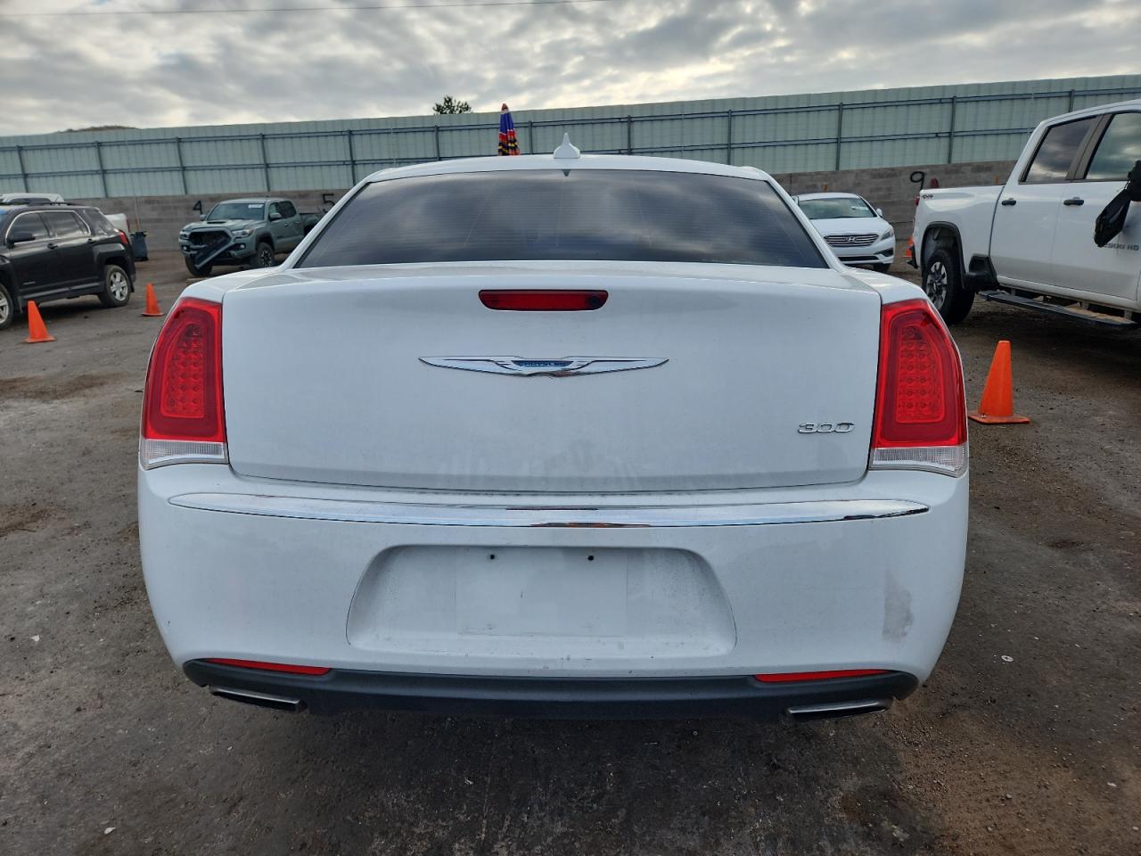 2015 Chrysler 300 Limited VIN: 2C3CCAAG3FH867746 Lot: 85763905