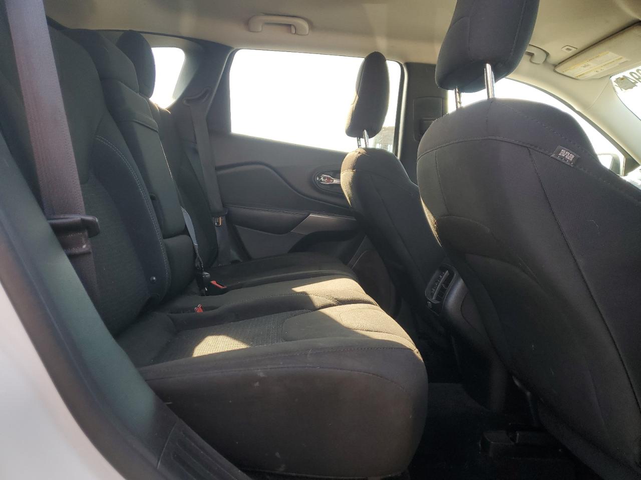 2019 Jeep Cherokee Latitude VIN: 1C4PJMCB9KD232107 Lot: 90630945