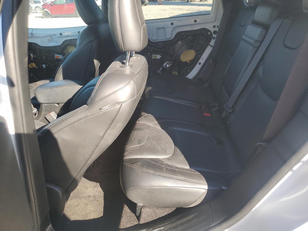 2018 Jeep Cherokee Overland VIN: 1C4PJMJX3JD594608 Lot: 82244995