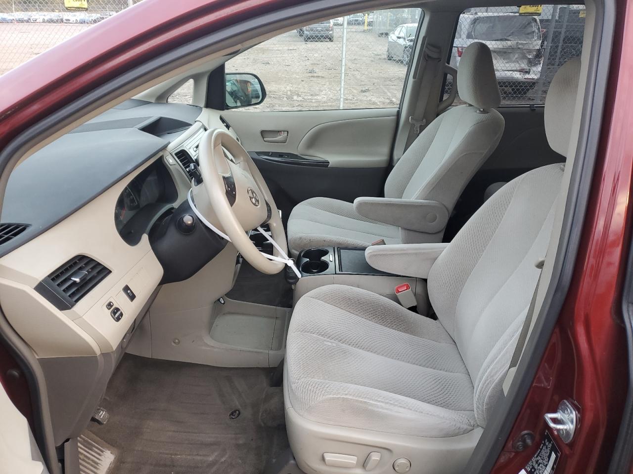 2013 Toyota Sienna Le VIN: 5TDKK3DC5DS386555 Lot: 84052585