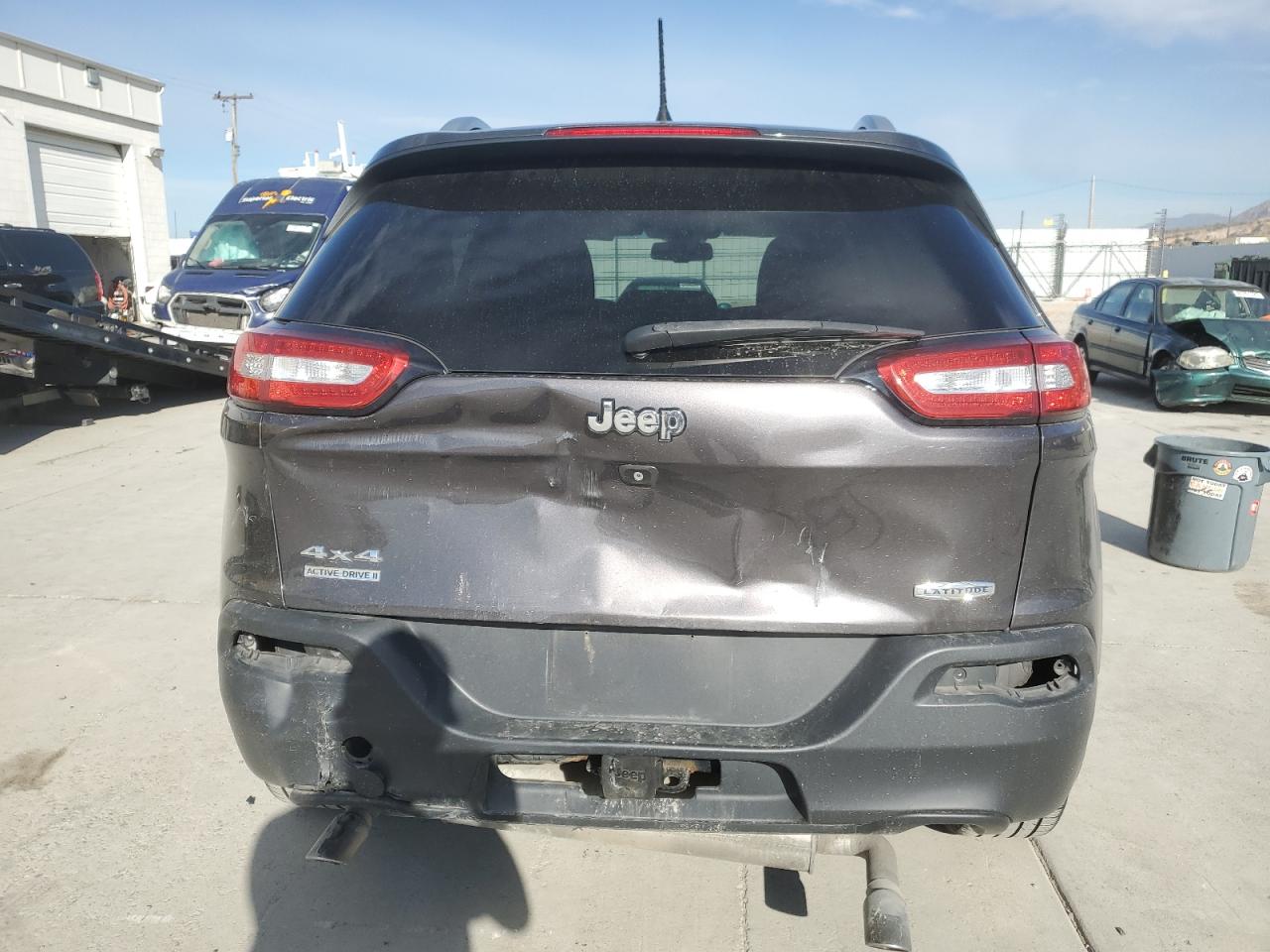 2014 Jeep Cherokee Latitude VIN: 1C4PJMCS4EW138824 Lot: 82674465