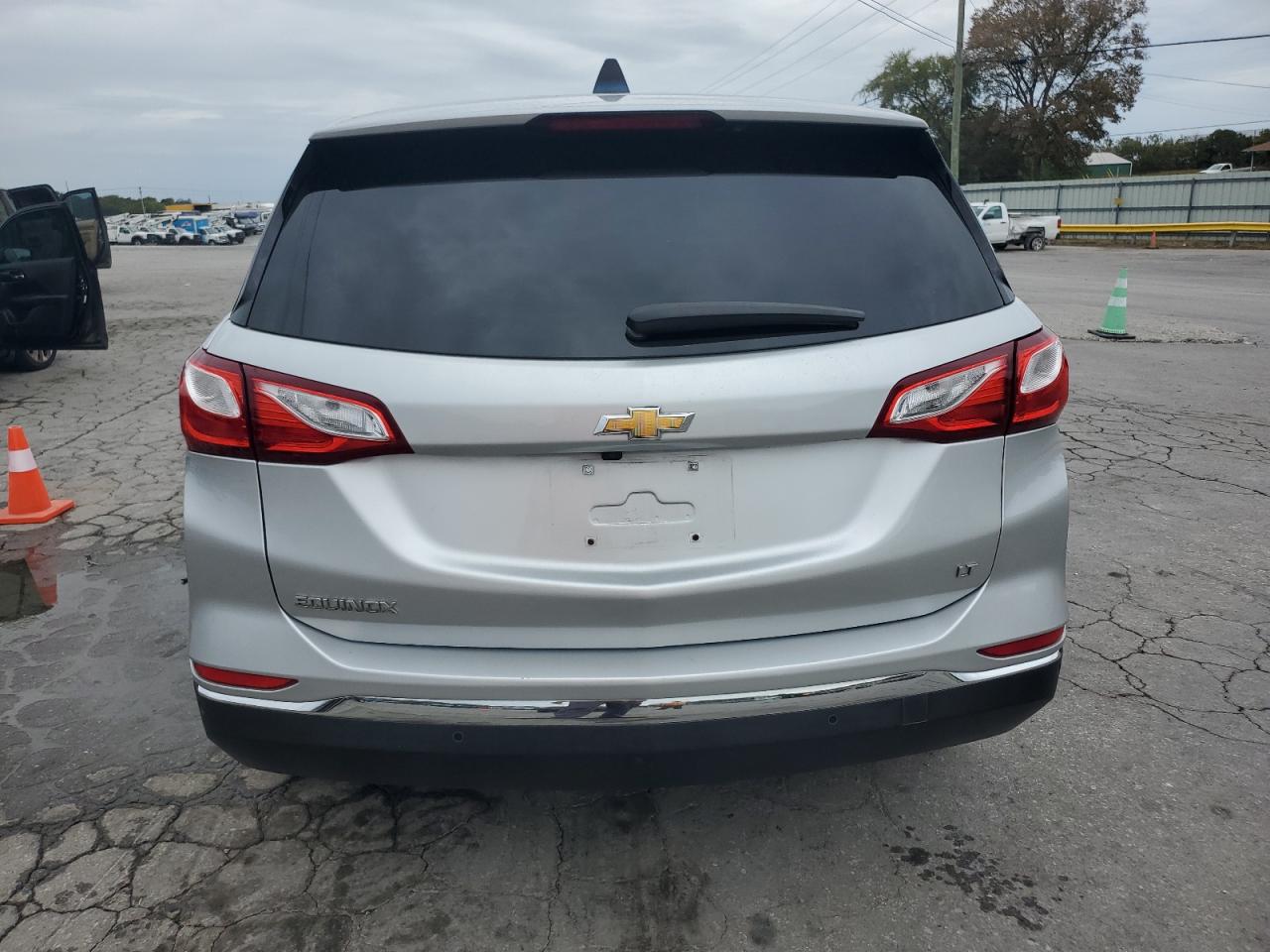 2018 Chevrolet Equinox Lt VIN: 2GNAXJEV5J6288141 Lot: 82286175