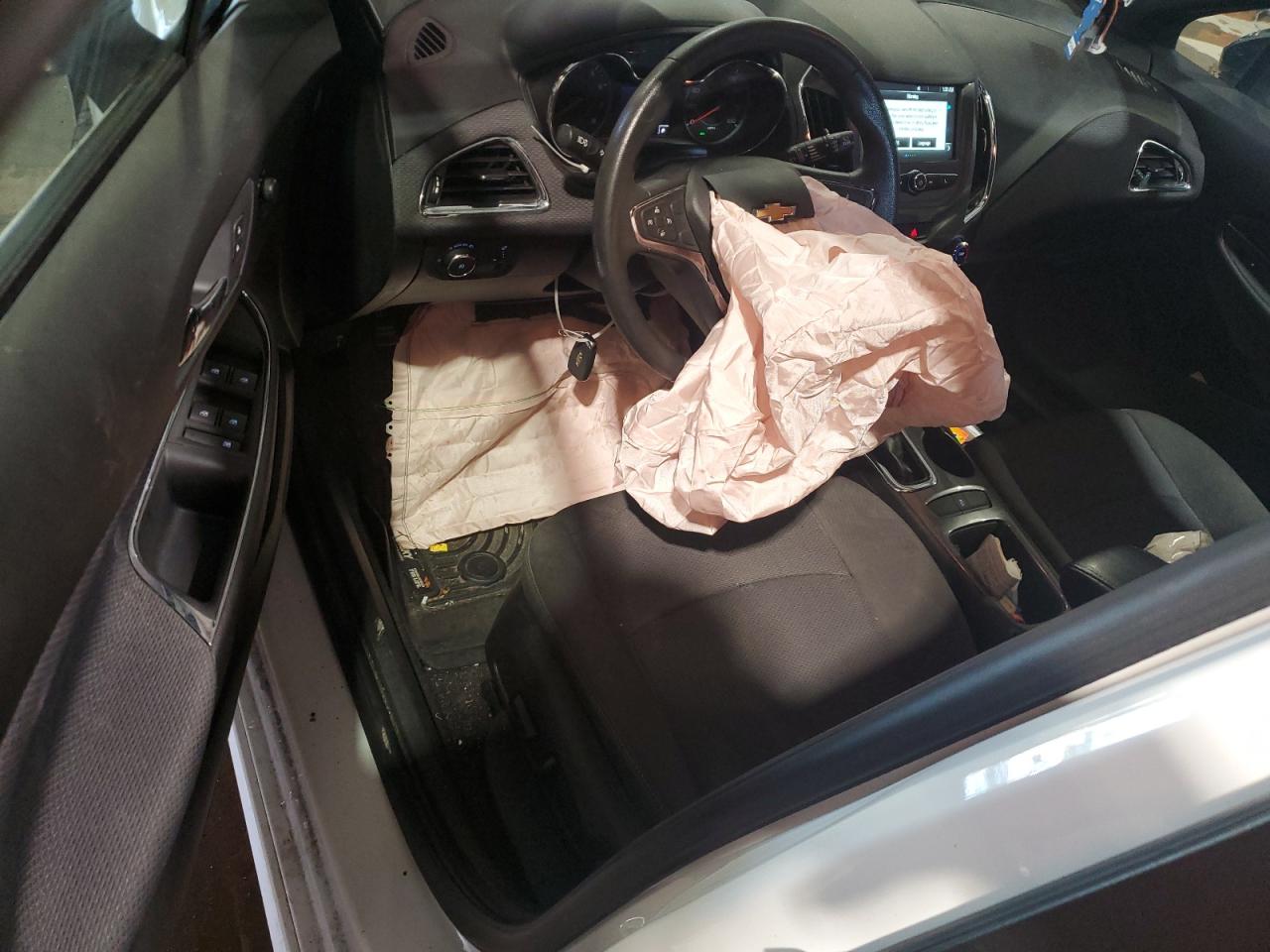 2018 Chevrolet Cruze Lt VIN: 3G1BE6SM2JS617450 Lot: 85680695