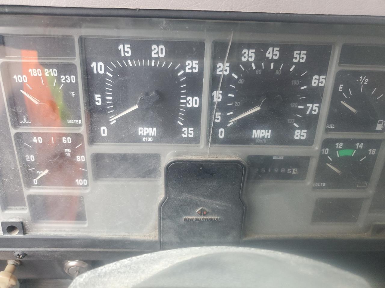 1998 International 4700 Refrigerated Delivery Truck VIN: 1HTSCABN2WH534984 Lot: 89532065