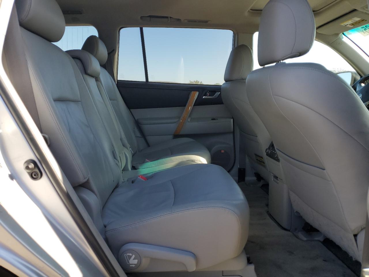 2010 Toyota Highlander Hybrid Limited VIN: JTEJW3EH4A2044572 Lot: 80207935