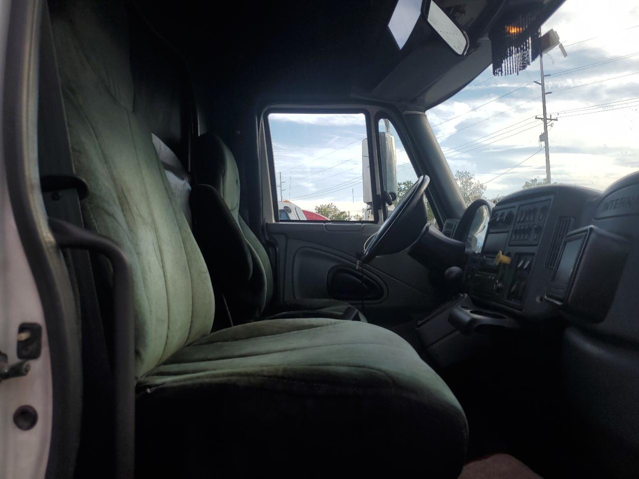 2006 International 3000 3200 - Bus VIN: 1HVBTAAM56H319647 Lot: 80903435