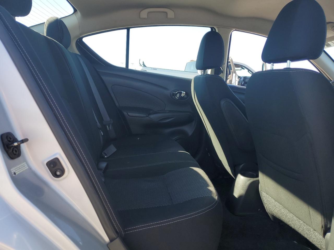 2018 Nissan Versa S VIN: 3N1CN7AP1JL879034 Lot: 82591715