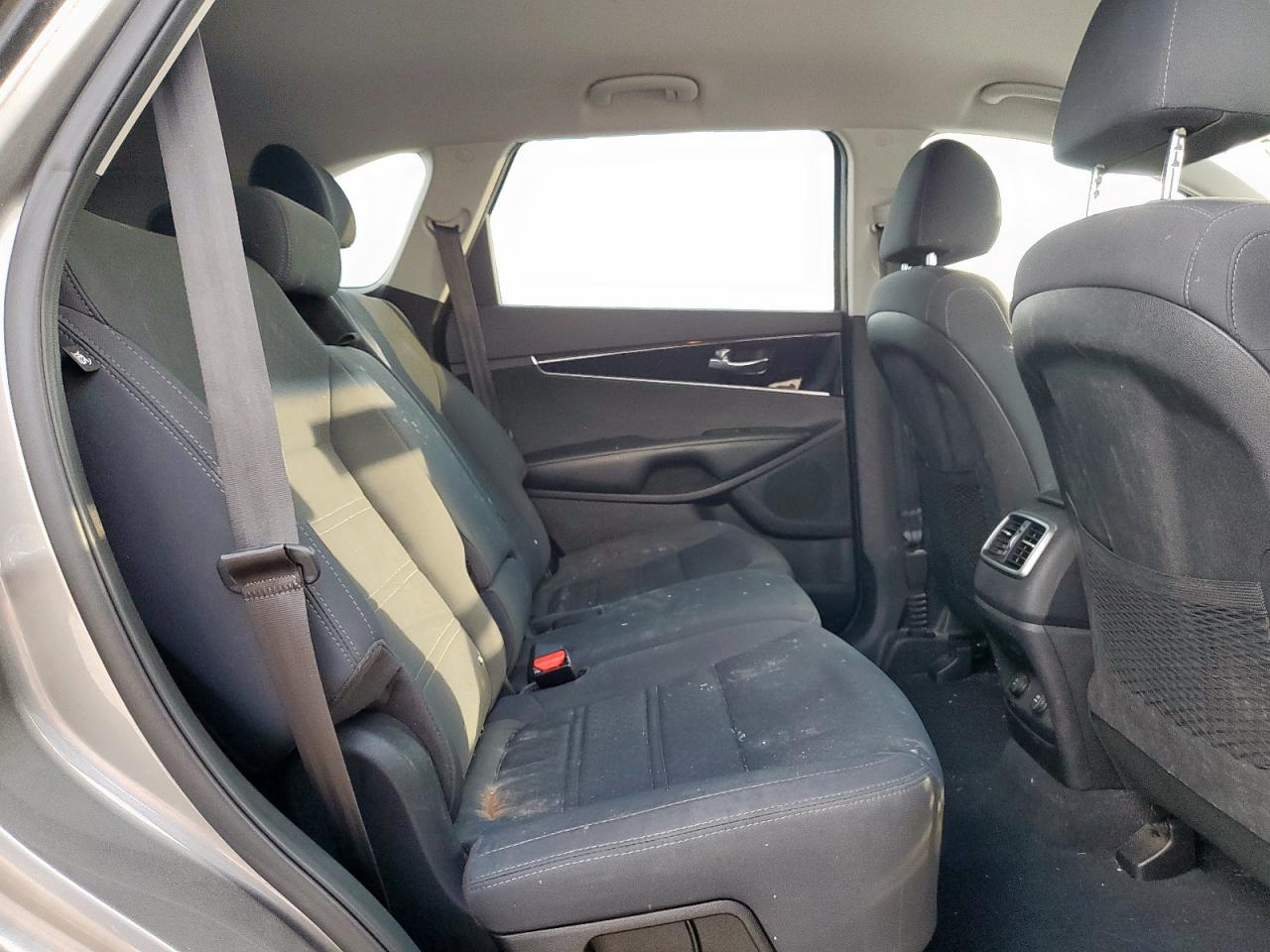 2019 Kia Sorento Lx VIN: 5XYPG4A50KG496720 Lot: 82379135