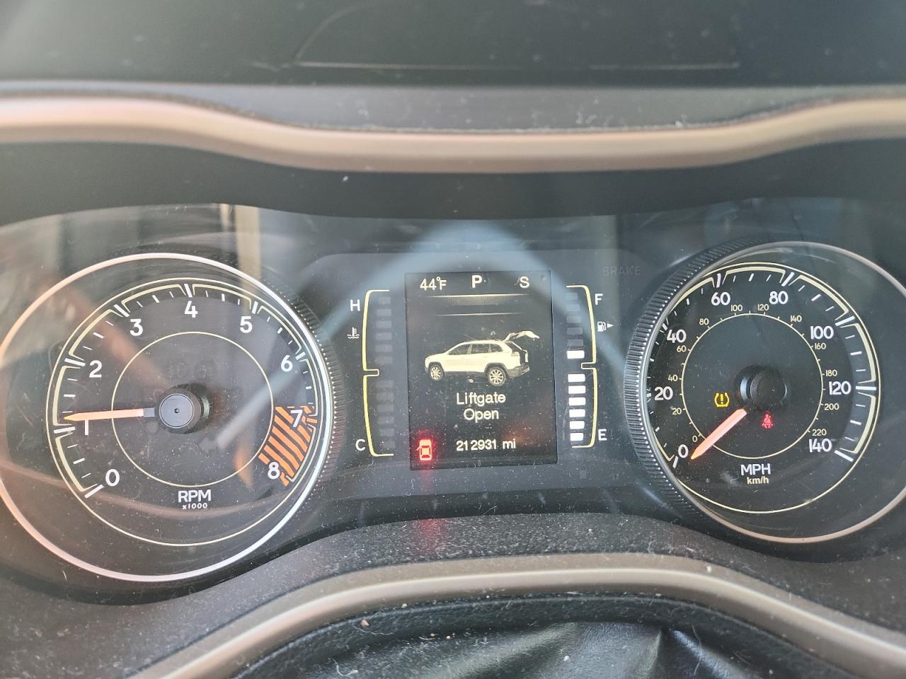 2014 Jeep Cherokee Latitude VIN: 1C4PJLCSXEW102730 Lot: 90494445