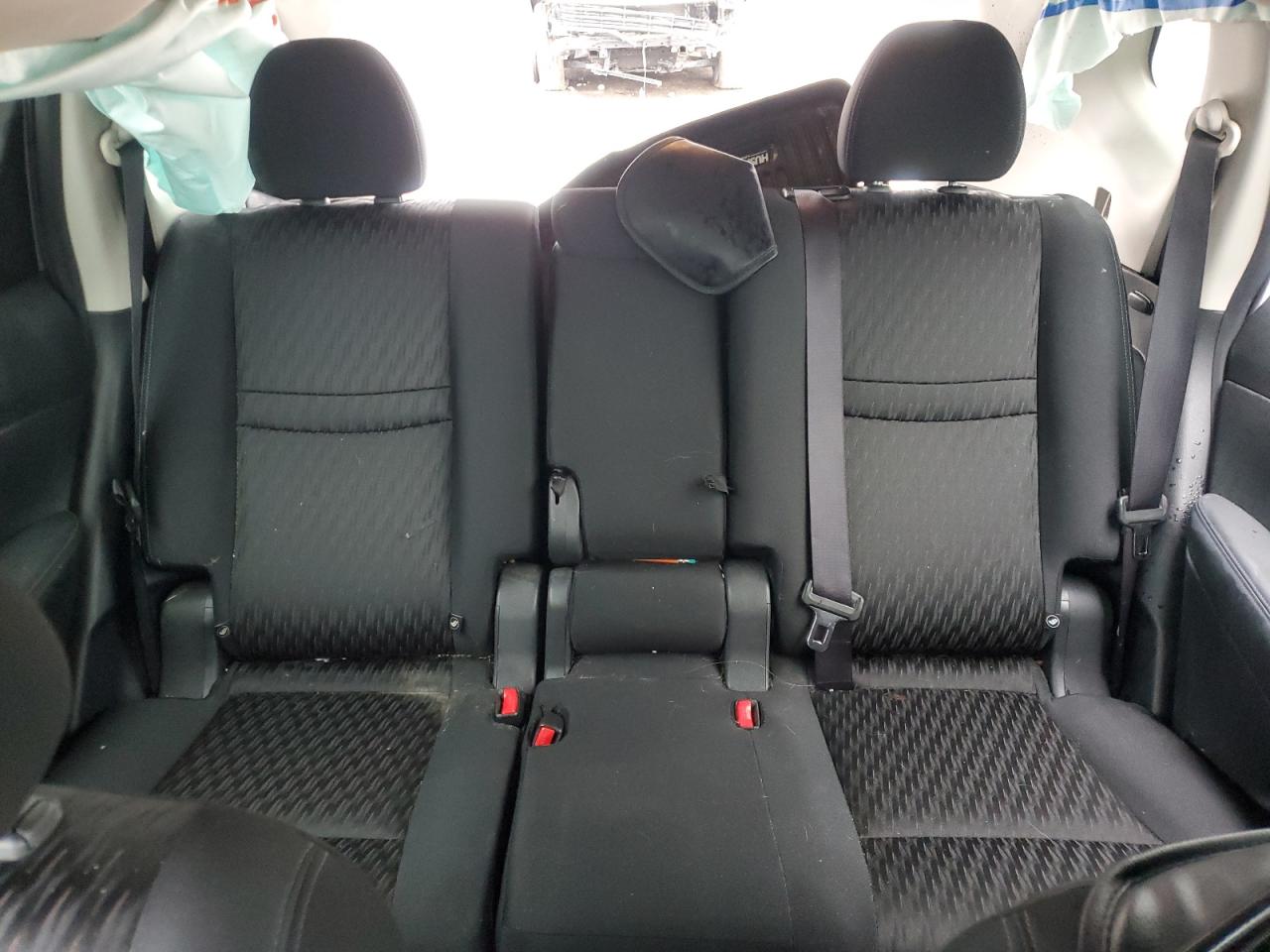 2017 Nissan Rogue S VIN: KNMAT2MT6HP606580 Lot: 85837595