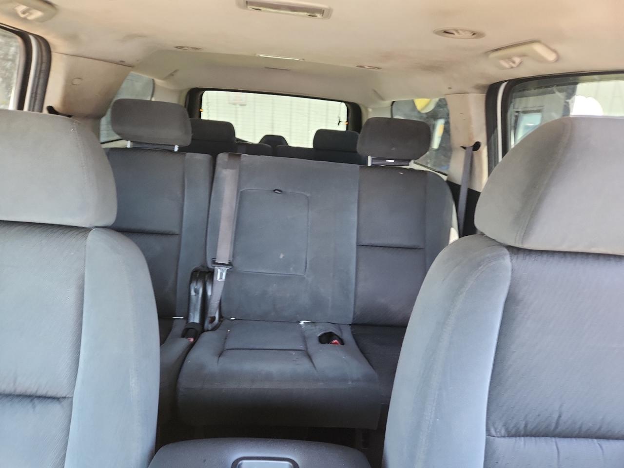 2009 Chevrolet Suburban C1500 Lt VIN: 1GNFC26049R228636 Lot: 84730885