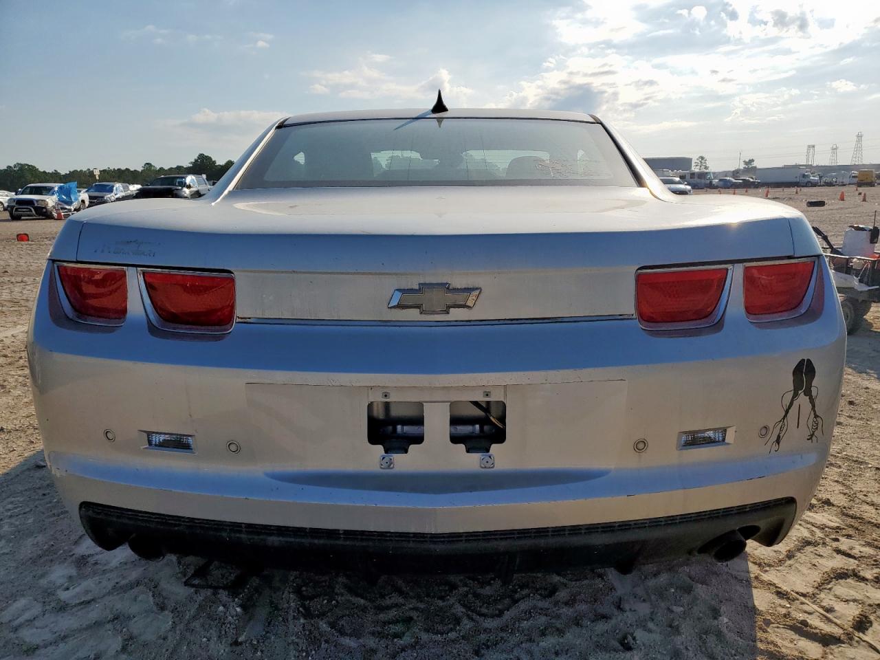 2011 Chevrolet Camaro Lt VIN: 2G1FB1ED7B9101110 Lot: 85895425