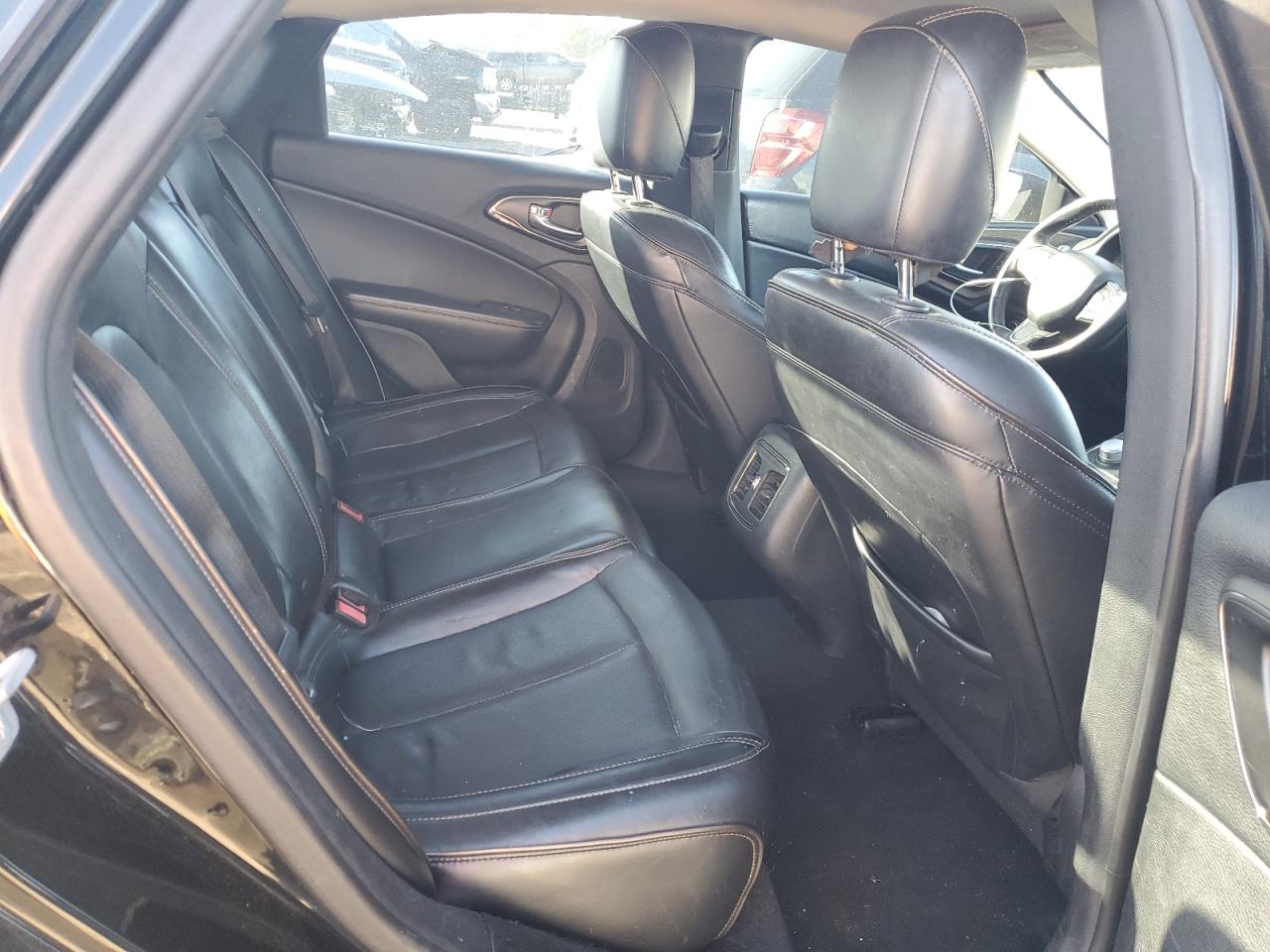 2015 Chrysler 200 C VIN: 1C3CCCCG9FN509826 Lot: 90142005