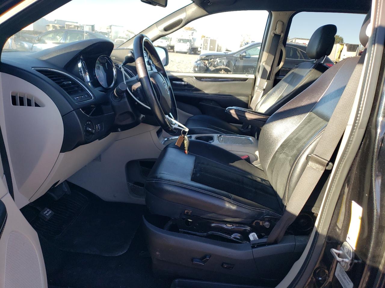 2017 Dodge Grand Caravan VIN: 2C4RDGCG2HR581001 Lot: 89553445